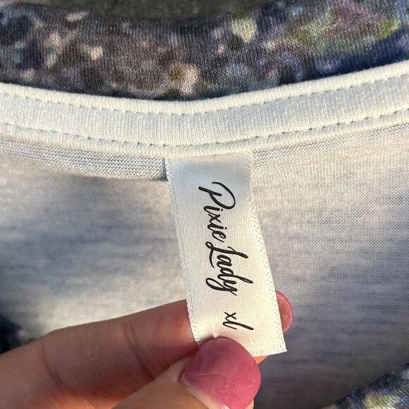 5 for $25🔥Pixie Lady Cuffed Sleeve V-Neck Multi-Color T-Shirt XL - Picture 4 of 6